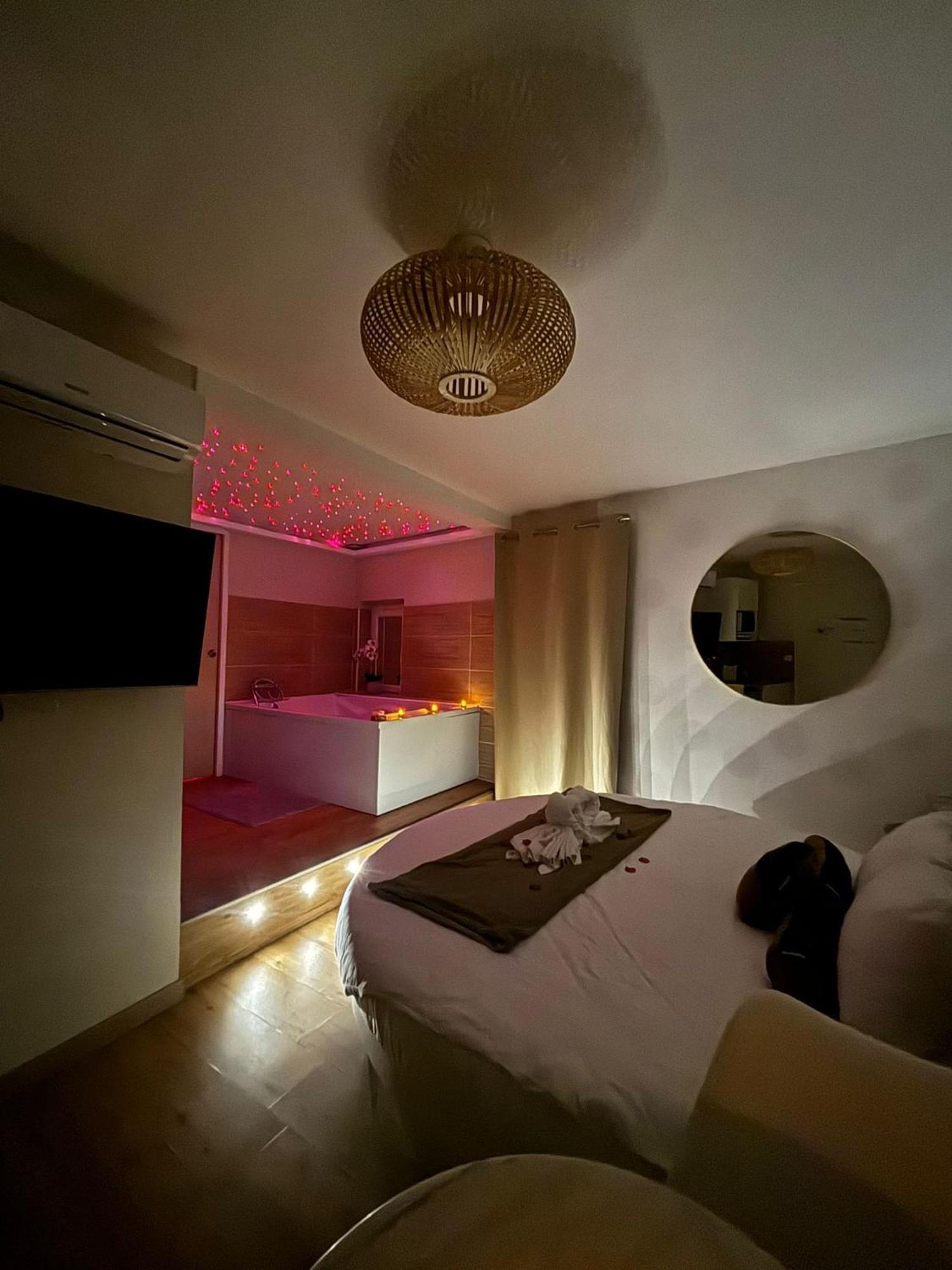 Studio Love Room Spa Baignoire Double La Ciotat Centre Port Esterno foto